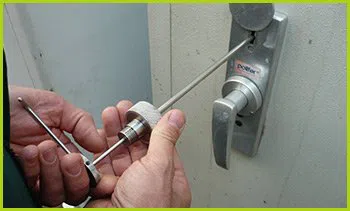 Expert Locksmith Services Detroit, MI 313-437-4522 Expert Locksmith Services Detroit, MI 313-437-4522 - 15-emergency-locksmiths