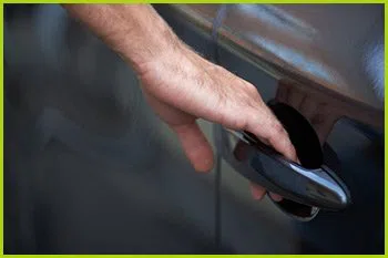 Expert Locksmith Services Detroit, MI 313-437-4522 - 8-opening-car-locks